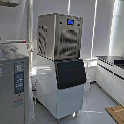 200公斤实验室专用雪花机交付上海某实验室使用